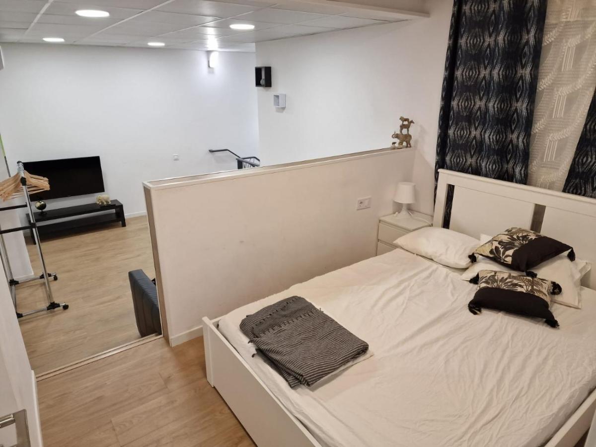 Moderno Apartamento Del Arquitecto Aparthotel Valencia Eksteriør bilde